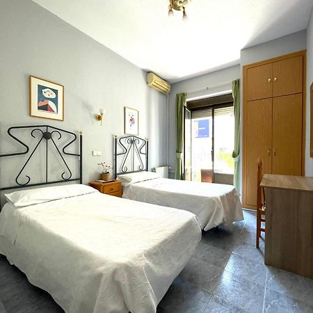 Hostal Fernandez Atocha Madrid Luaran gambar